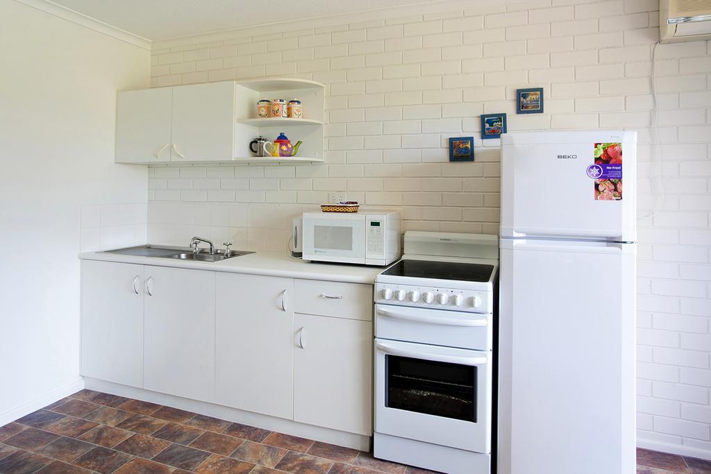 Regency Waterfront Noosa Aparthotel Noosaville Exterior photo